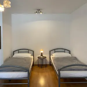  Apartment 1995